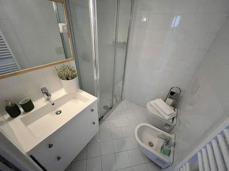 2-Bedroom Flat In The Heart Of Bergamo City Centre Bagian luar foto