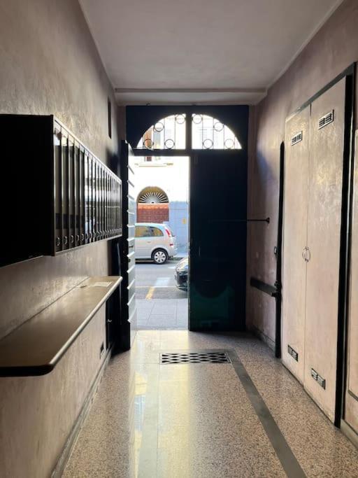 2-Bedroom Flat In The Heart Of Bergamo City Centre Bagian luar foto