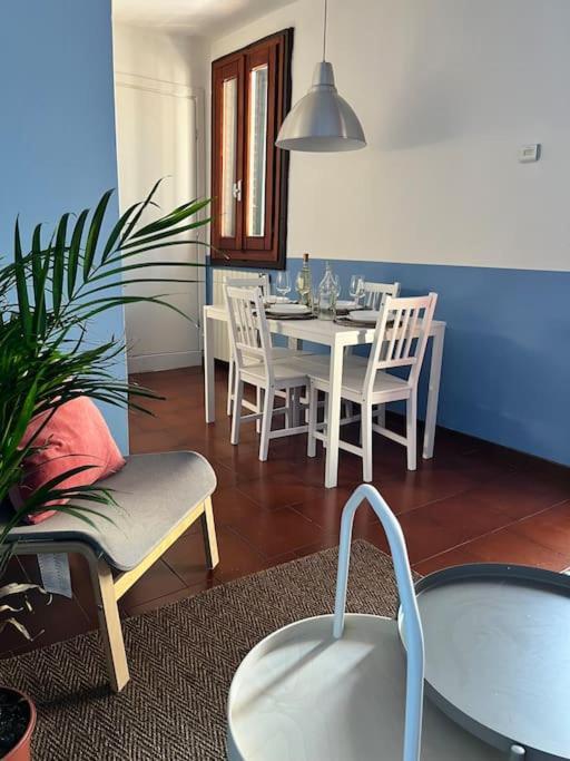 2-Bedroom Flat In The Heart Of Bergamo City Centre Bagian luar foto