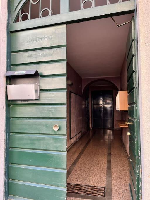 2-Bedroom Flat In The Heart Of Bergamo City Centre Bagian luar foto